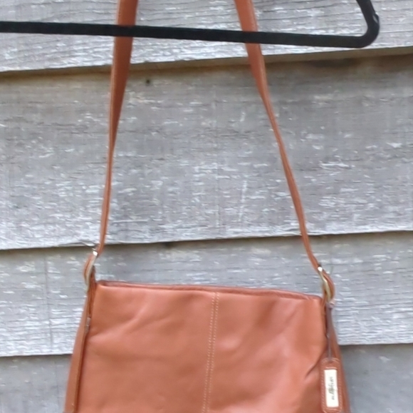 Liz Claiborne 🆕Natural Pebbled Genuine Leather Cross Body Bag New without tags. - Picture 6 of 15